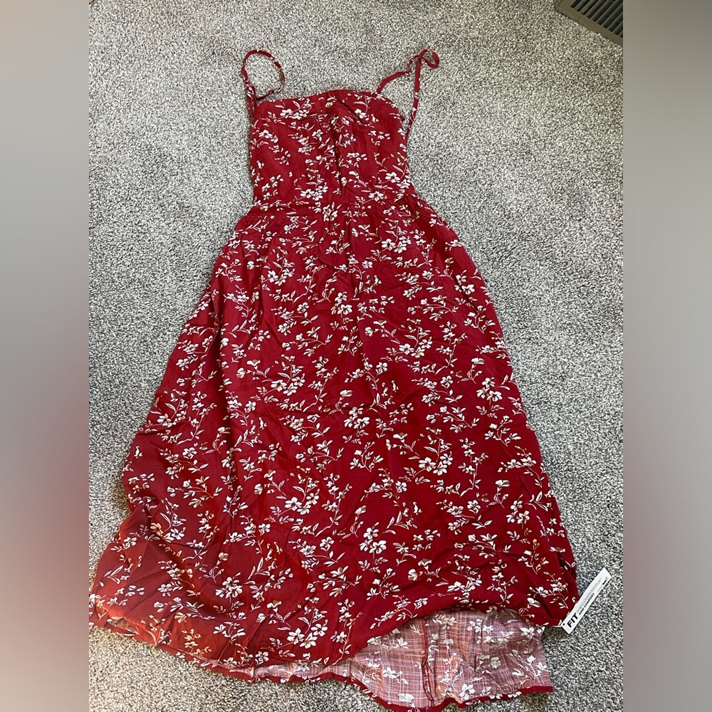 Cupshe NWT tie back floral dress, size M (runs small)